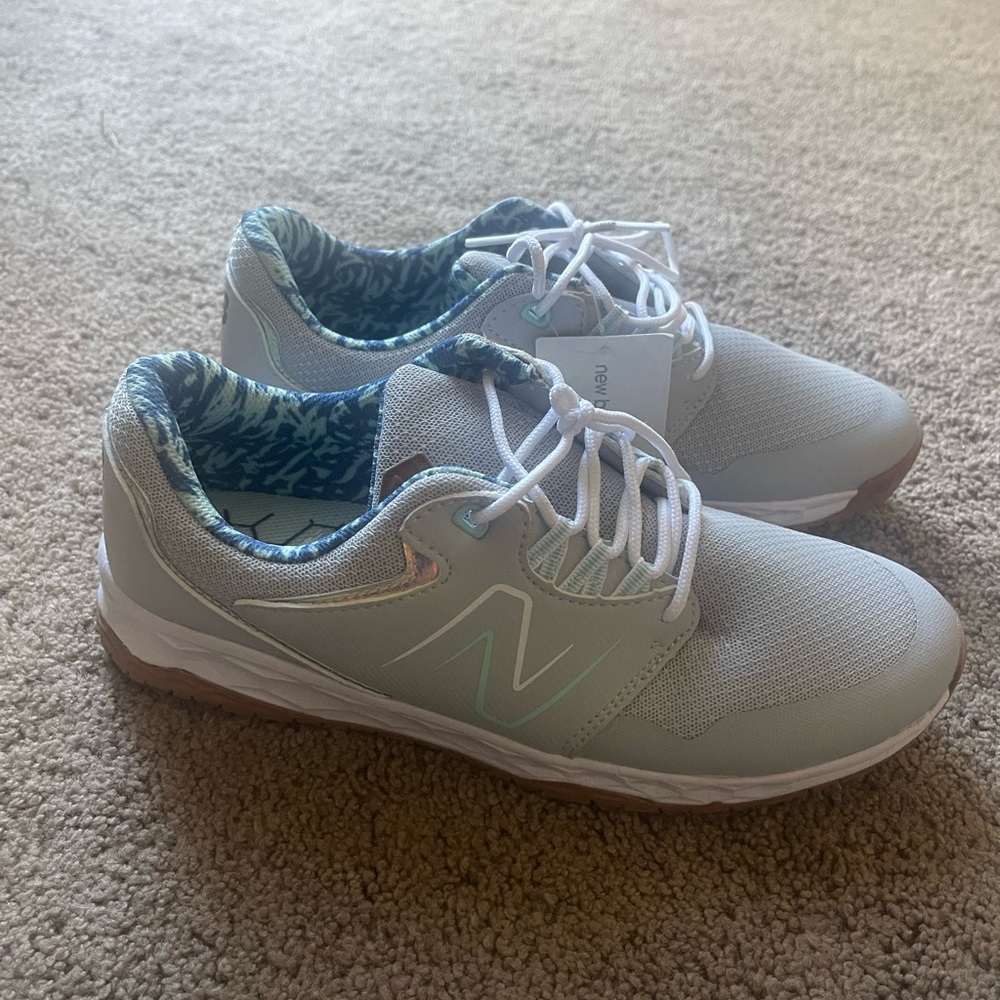 New balance golfing shoes size 8